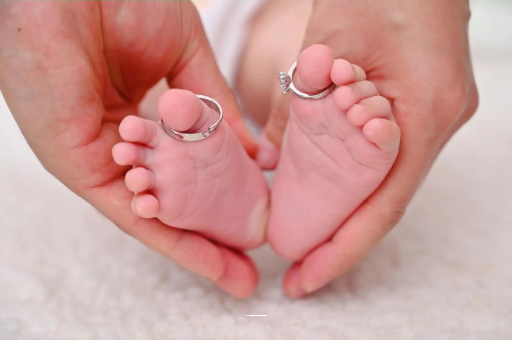 延安怀孕肚子一边高一边低